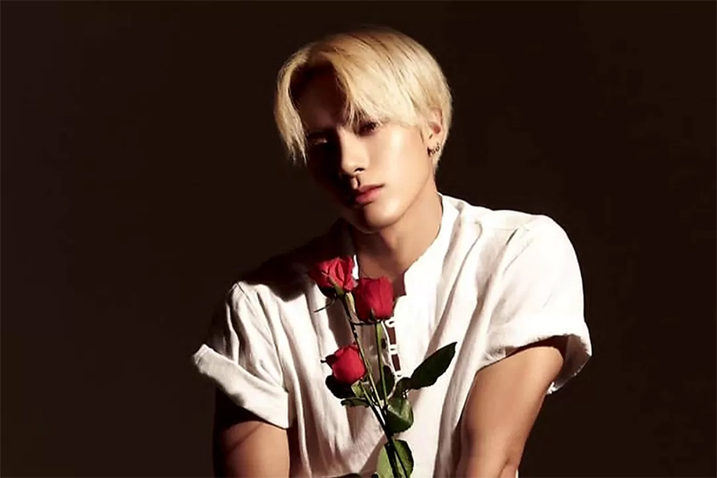 Eric THE BOYZ jatuh dari tangga.